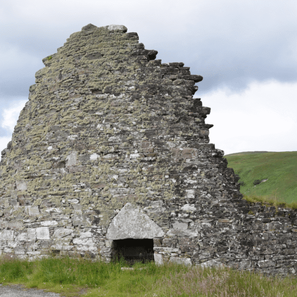 A front view of Dun Dornaigil Brach showing it's unique triangular lintel