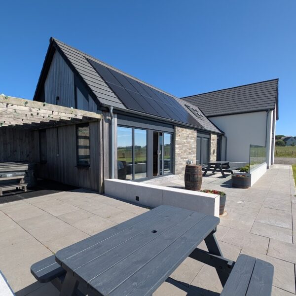 Flotnur House Exterior